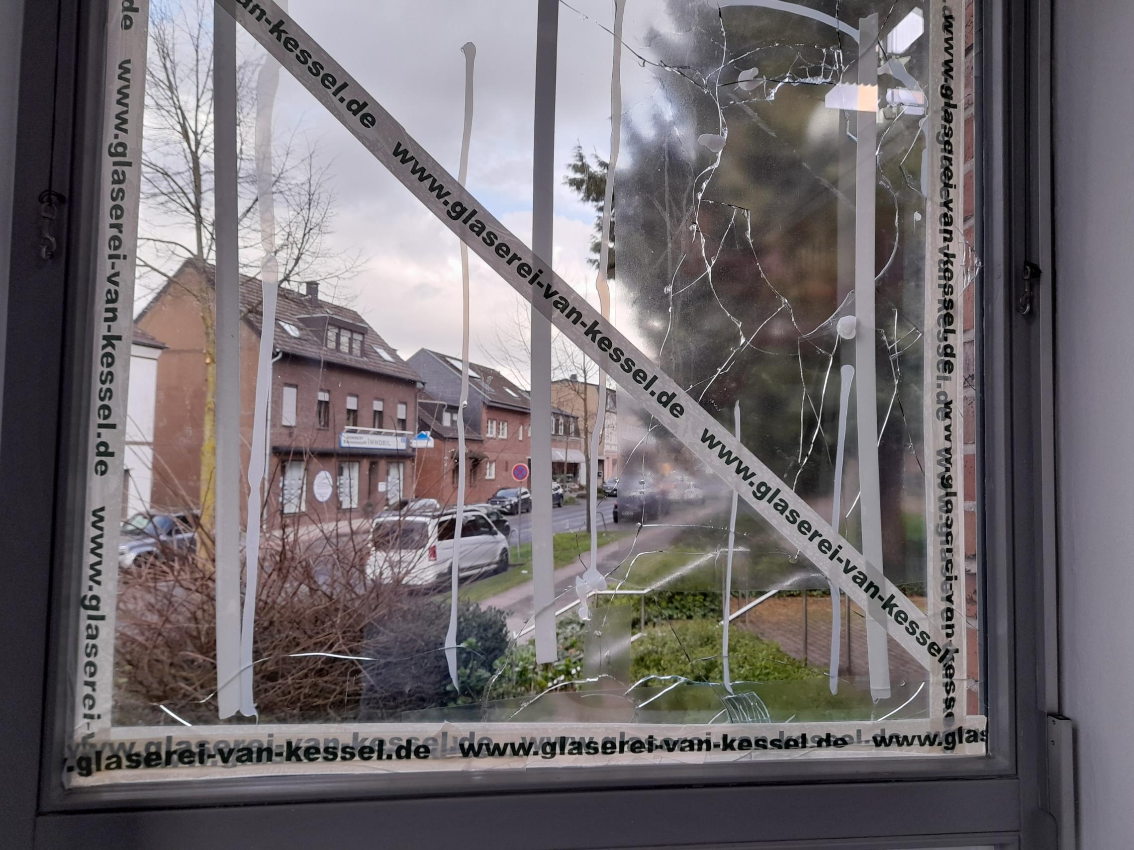 Fenster kaputt! (c) privat