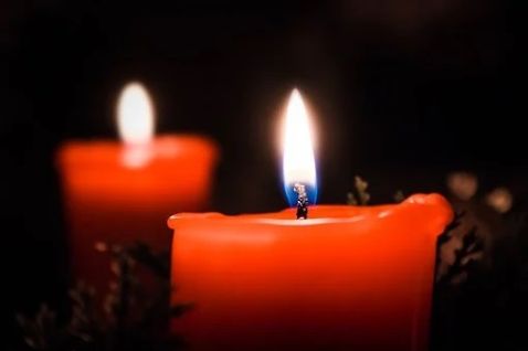 die zweite Kerze brennt... (c) pixabay.com